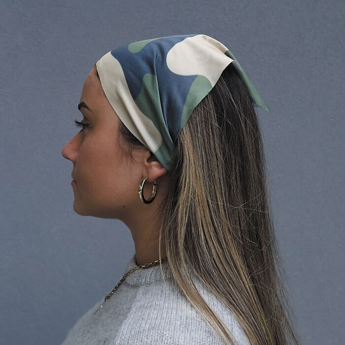 LEN�O TRIANGULAR PARA CABELO PERSONALIZ�VEL